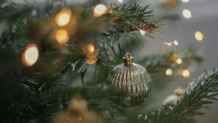 Árbol de Navidad con esfera