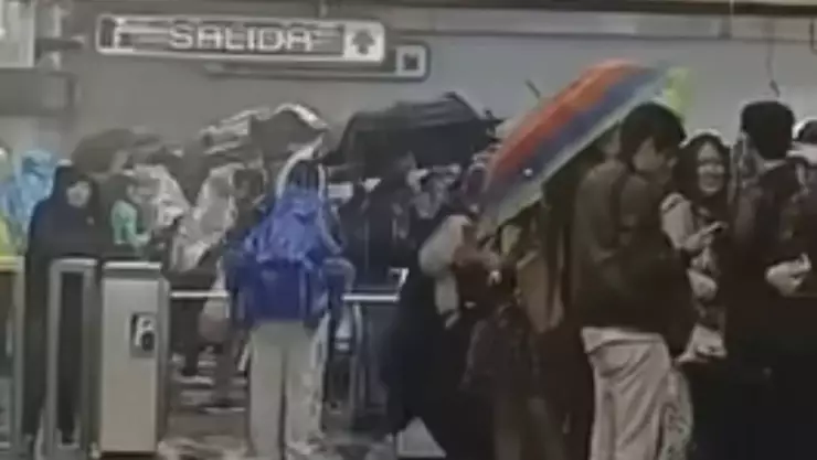 Lluvia en el Metro CDMX inund&oacute; estaciones 