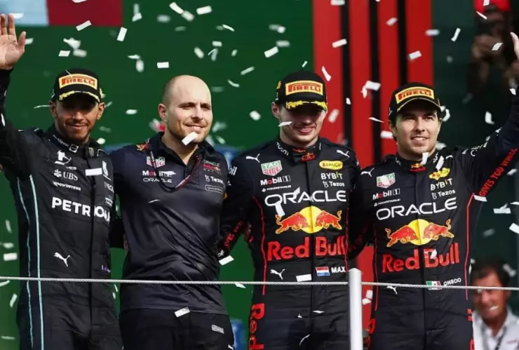 Checo Pérez tercer lugar en GP de México; Max Verstappen hace historia