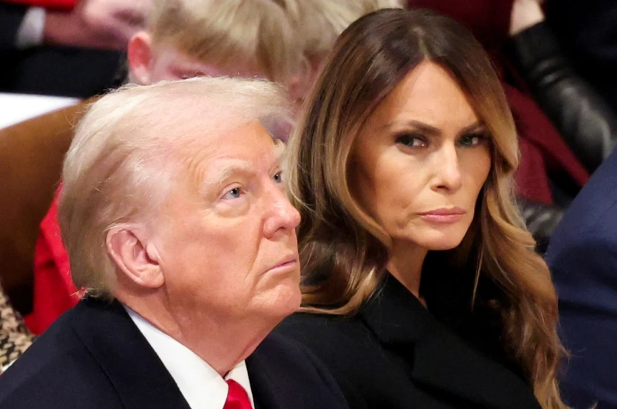 Fotos y momentos destacados de Donald Trump y Melania durante la toma de protesta presidencial.