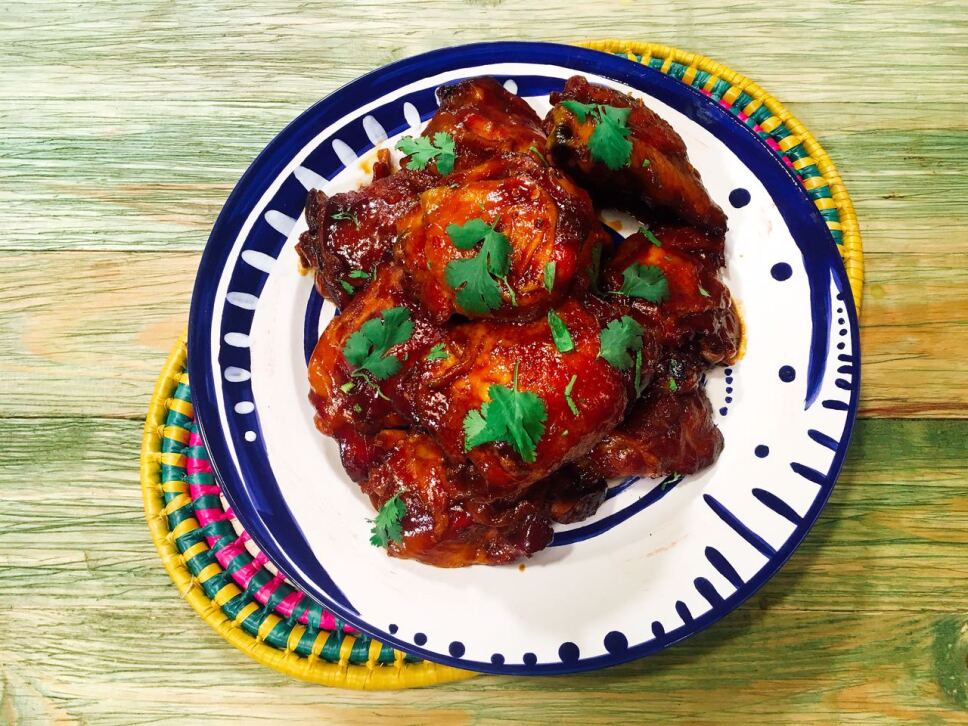 muslos en piloncillo y chile, receta, cocineros mexicanos, tv azteca