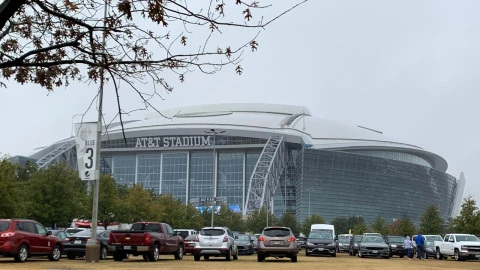 Vista exterior del AT&T Stadium en Arlington, Texas.