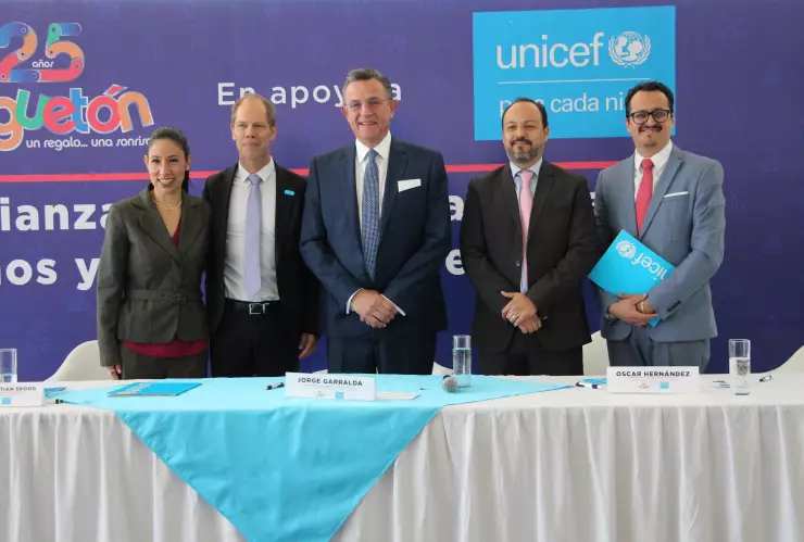 Firma alianza UNICEF