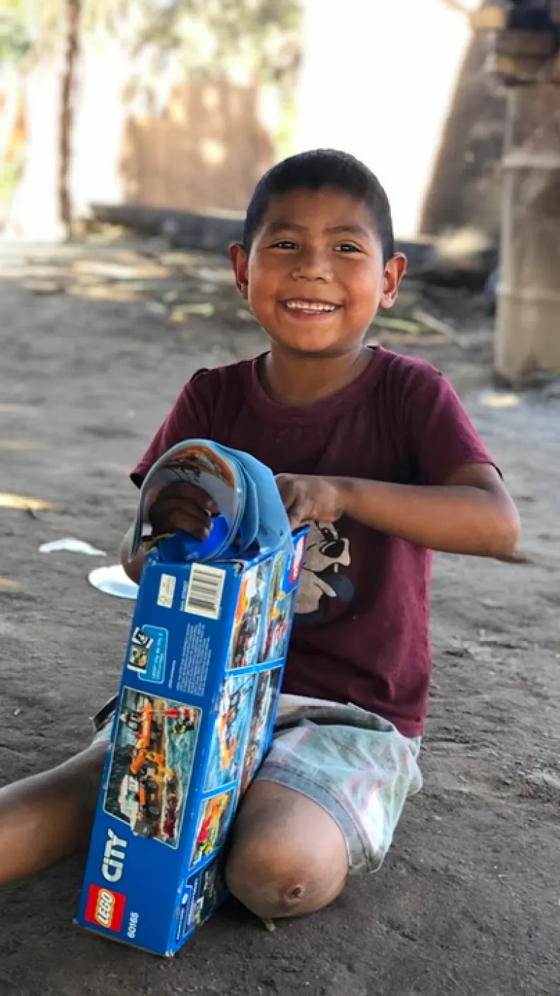 Entrega de juguetes en Huatabampo, Sonora