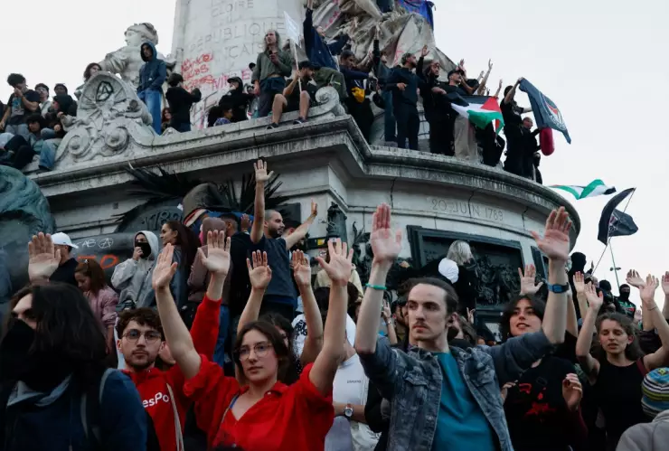 elecciones_parlamentarias_francia_resultados_quien_gano_celebracion_plazas