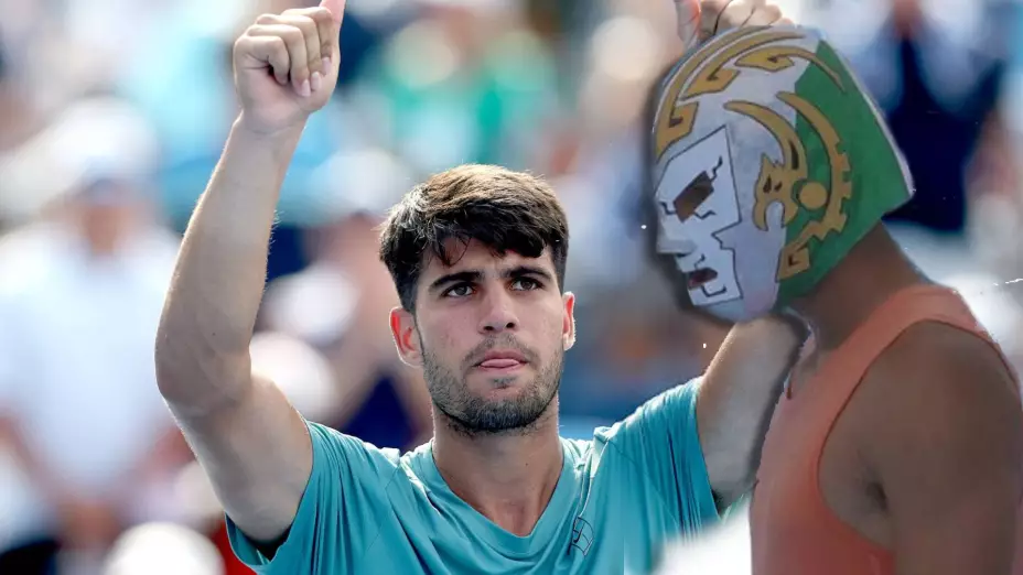 VIDEO: Carlos Alcaraz usa máscara de lucha libre mexicana en la cancha