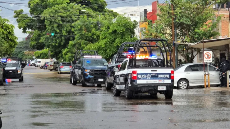 Enfrentamiento entre civiles y policías en Culiacán