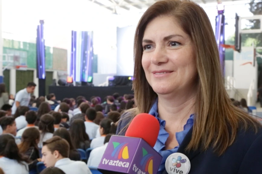 Iona Astorga, Directora del plantel