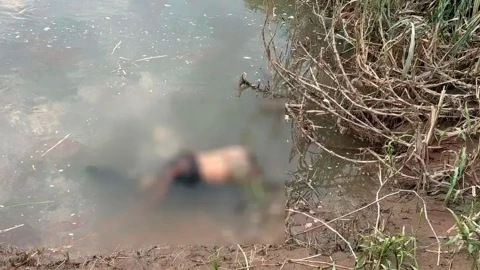 “Atorado entre la maleza” Vecinos descubren cadáver flotando en el río Teapa