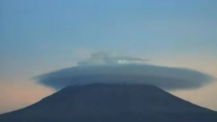 VIDEO ¿Qué son las nubes lenticulares El extraño fenómeno que apareció en el volcán Popocatépetl