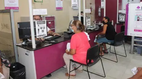 Te decimos cómo sacar o renovar la credencial del INE en 2024