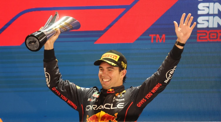 Checo Pérez gana el Gran Premio de Singapur