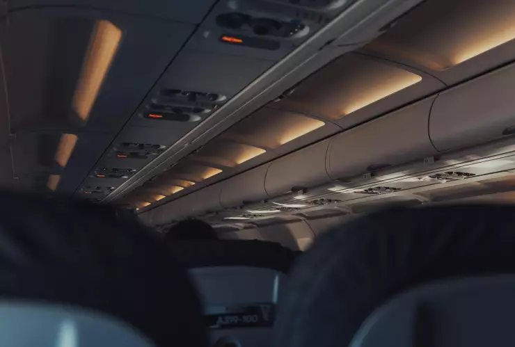 Interior de un avión-accidente aereo 2025 EEUU.jpg