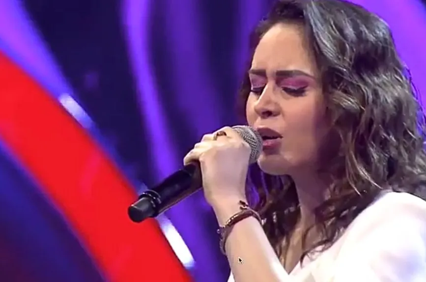 Viviann hizo su audición para La Voz y logró que las cuatro sillas se voltearan por ella, Ricardo Montaner, Yahir, Lupillo Rivera y Belinda fueron los coaches de esa temporada.