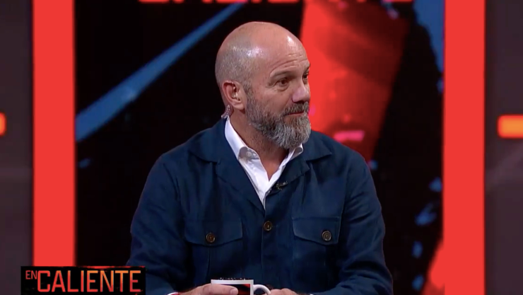 Luis Garc&iacute;a en la mesa de En Caliente