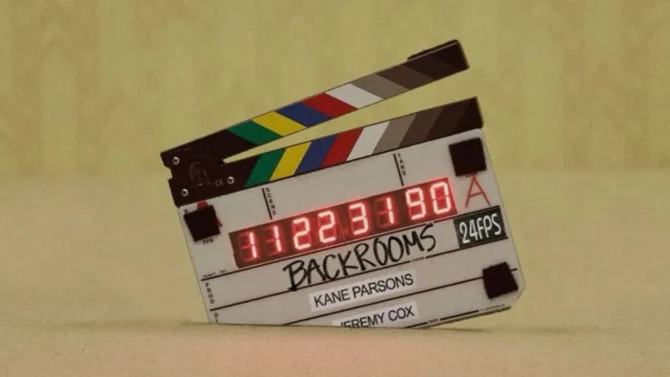 A24 lleva el terror digital de Backrooms a la gran pantalla con enfoque psicológico y experimental