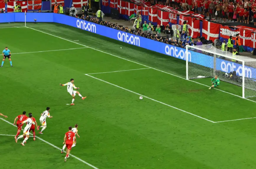 Kai Havertz marcando gol vs Dinamarca para el 1-0.jpg