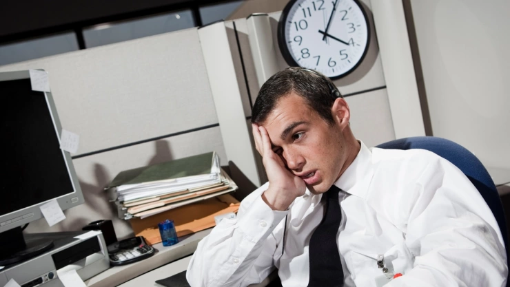 La reducción de la jornada laboral llegó a España mientras en México se espera por una resolución