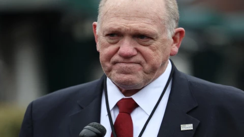 Guantánamo se convierte en el nuevo centro de reclusión, en medio de la controversia.