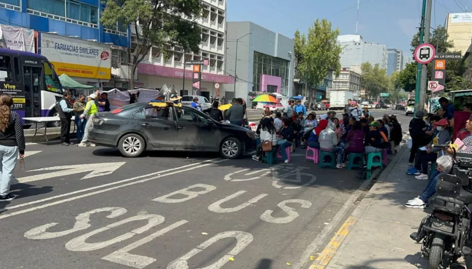 Bloqueo en Jose Maria Izazaga colonia Centro