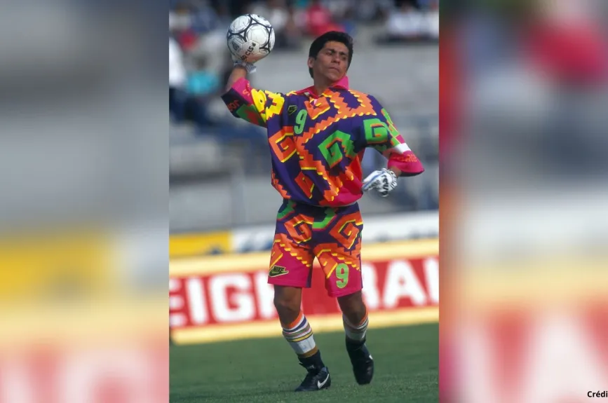 1 Jorge Campos equipos en su carrera.jpg