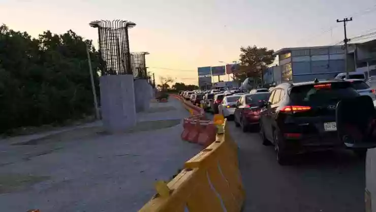 Tráfico en Cancún hoy 21 de marzo: Reportan carga pesada en Av. Cancún
