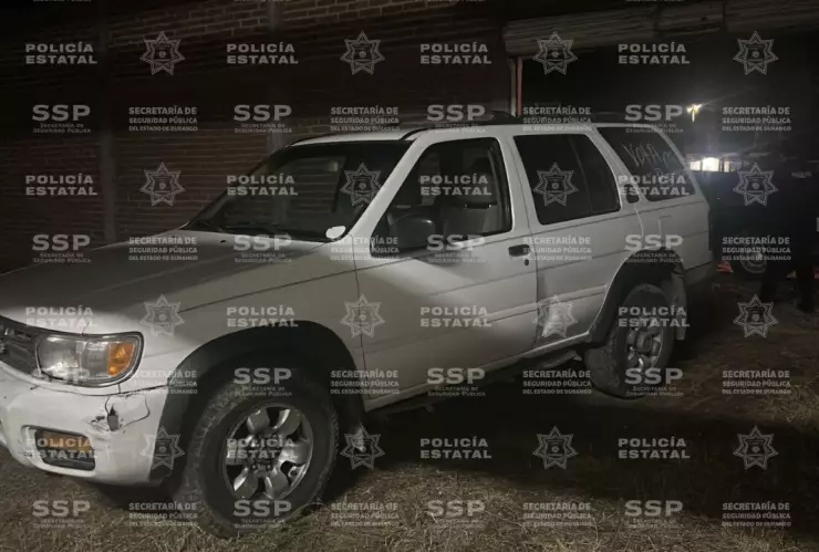 Alumnos-utilizaron-camioneta-blanca-para-llevar-el-ataúd-al-Colegio-de-Bachilleres-en-Durango