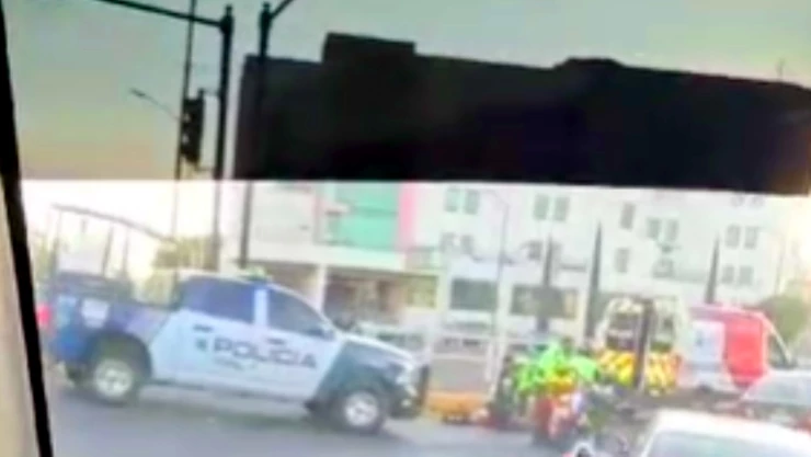 Se registra accidente sobre Calzada de los Héroes y Malecón, en León, hoy 21 de noviembre