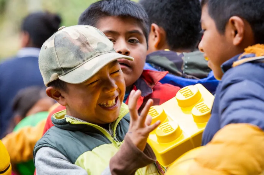 Generando sonrisas en la edición 2021 - 2022 del Juguetón Azteca.
