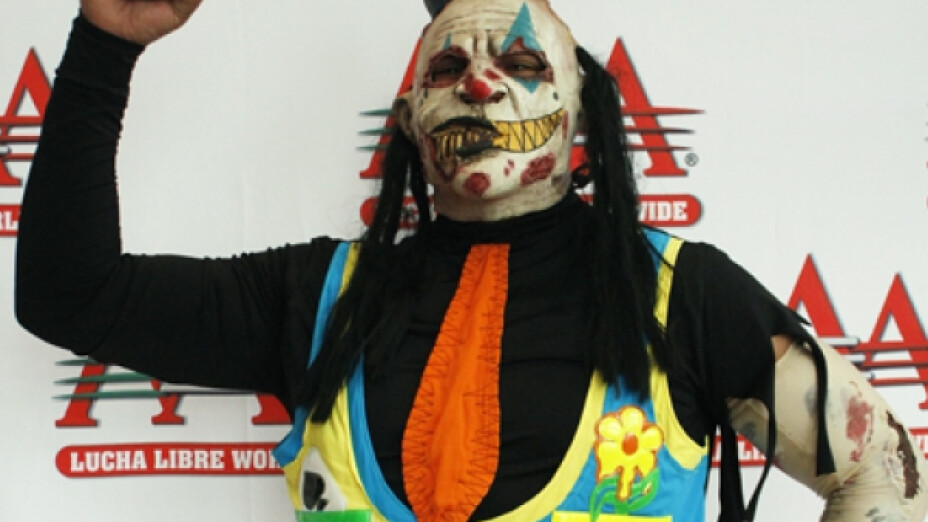 Monster Clown perdió la máscara.