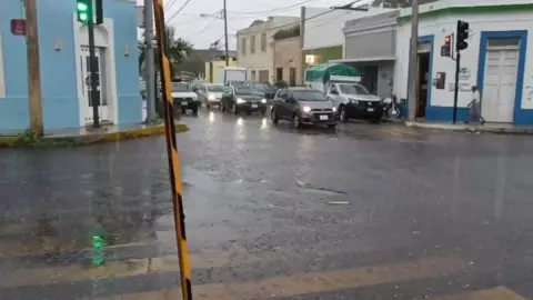Fuertes LLUVIAS en Mérida sorprenden este viernes 02 de agosto de 2024.