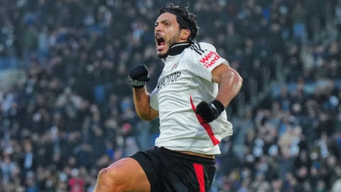 Raúl Jiménez se corona en la Premier League es el máximo goleador mexicano superando Chicharito.png