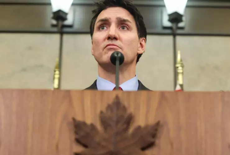 EUA suspende aranceles contra Canadá por 30 días