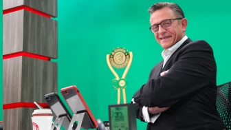 Benjamín Salinas entregó un especial reconocimiento a Jorge Garralda por estos 30 años de A Quien Corresponda