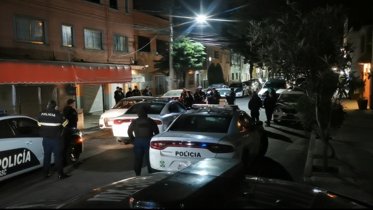 auto_deportivo_agresion_policias.jpg
