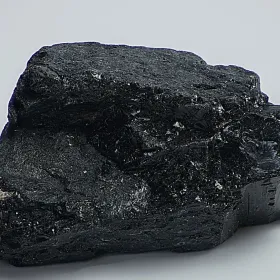 ¿Qué cuarzos negros te protegen del mal?