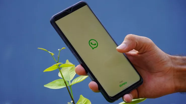 ¿Cómo escribir con letras de colores en WhatsApp? Guía paso a paso