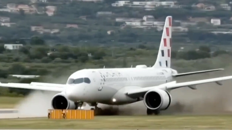 Avión despegue Croacia