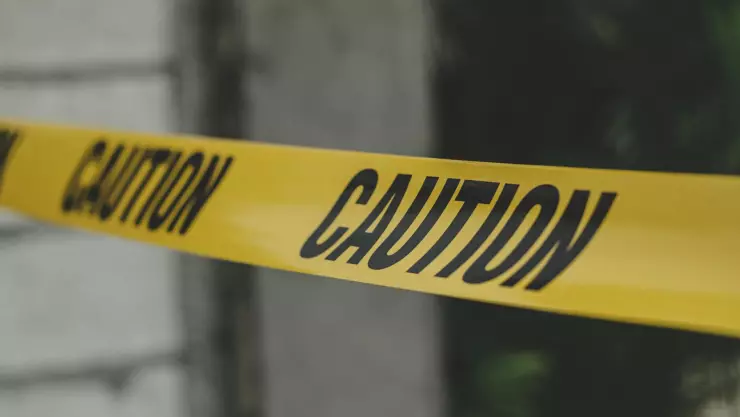 Encuentran cuerpo sin vida con múltiples impactos de bala en predio de Tlaquepaque