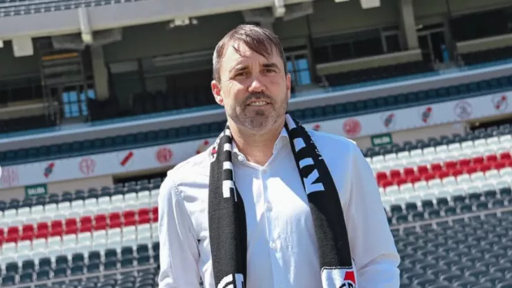 Tras fracasar en la Liga BBVA MX, técnico es presentado en gigante de América