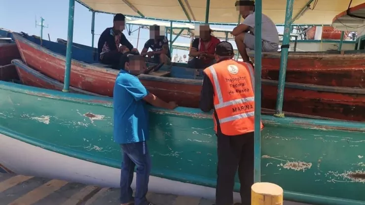 FOTO Semar retiene a embarcaciones en la lucha contra la pesca ilícita en Progreso