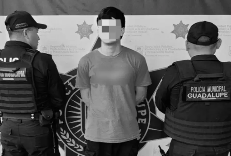 ¡Con cuchillo en mano! Detienen a menor de edad que amenazaba a su pareja de 31 años