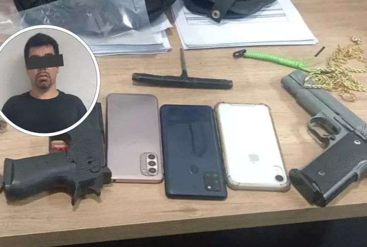 Detienen a hombre con armas y varios celulares en Mazatlán