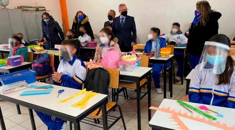 escuela centros de contagio Covid-19