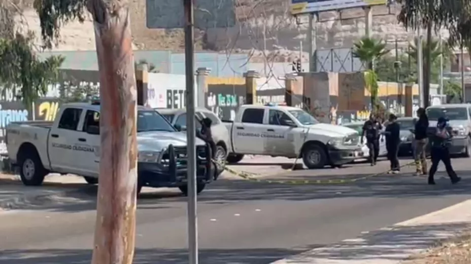 Tijuana: Localizan camioneta que presuntamente abandonó cuerpos hoy en Vía Rápida