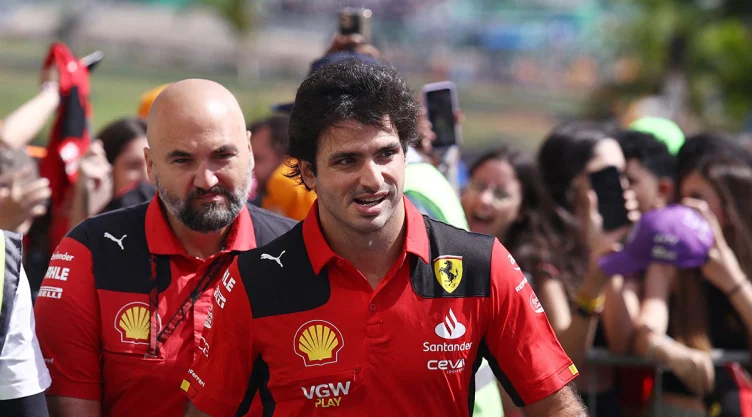 Carlos Sainz con la escudería Ferrari