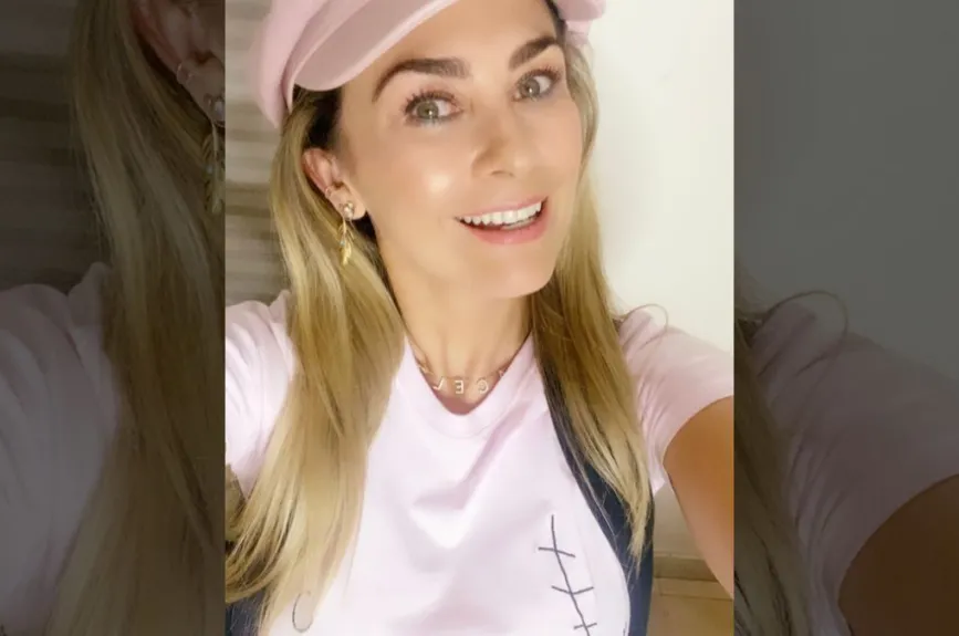 Aracely feliz.jpg