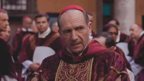 Oscars 2025: ¿Cómo se realiza un cónclave para elegir al Papa y se parece a la película?