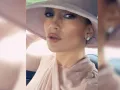 JLo con sombrero..jpg