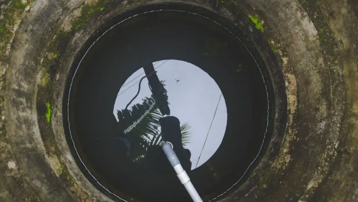 Fuga de aguas negras a causa de coladera destapada en queretaro.jpg